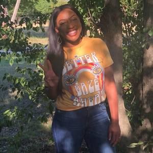 Meet your Posher, Tabitha